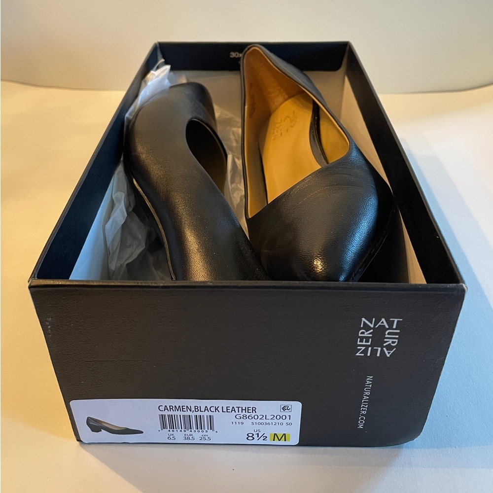Naturalizer Black Pointed-Toe Block Heel Pumps - Picture 10 of 11